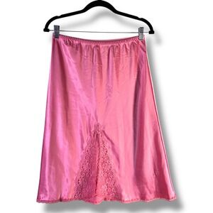 Maidenform Chantilly Womens Sz Large Pink Lace Trimmed Walking Slit Slip ILGWU